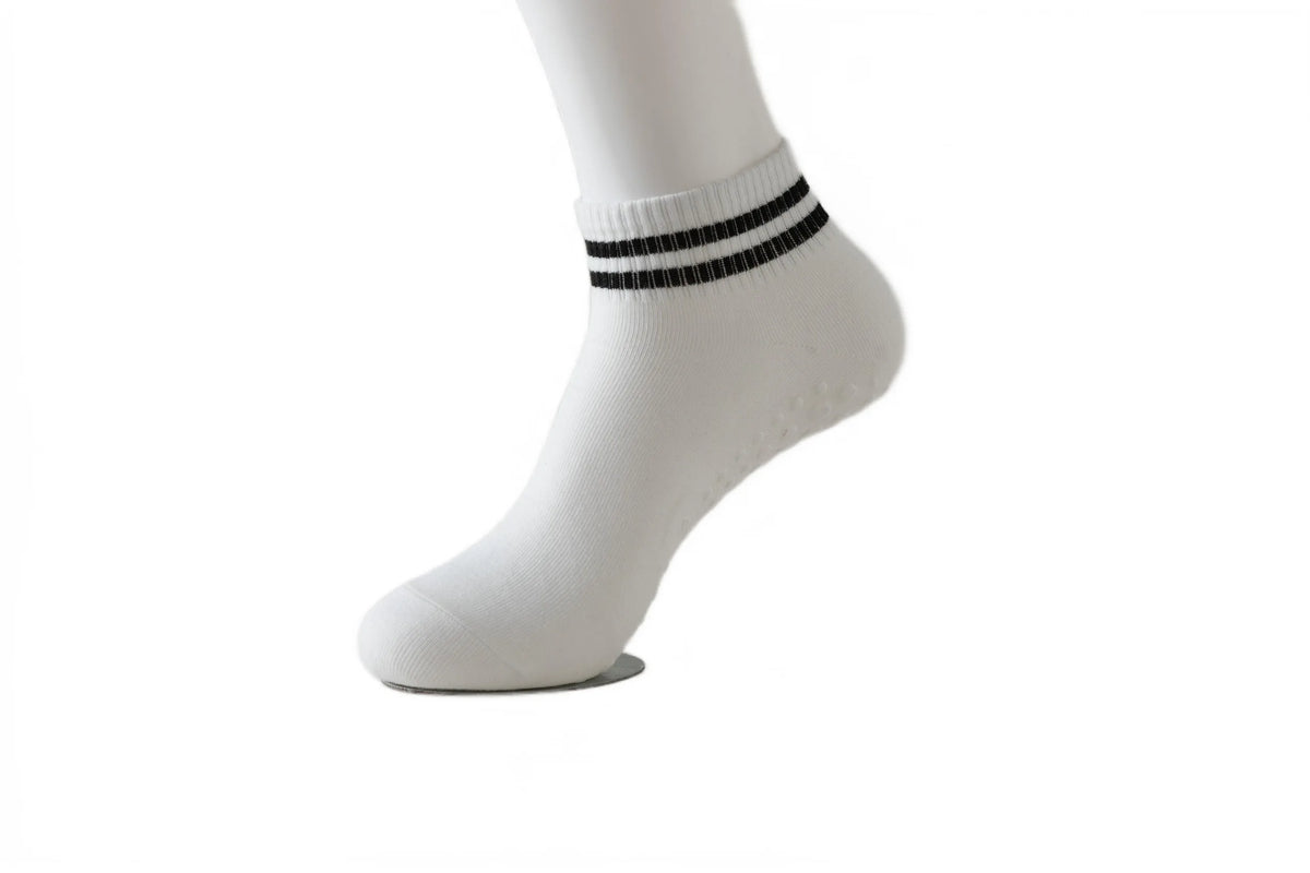 SKIN ELITE CO™ Studio Grip Socks